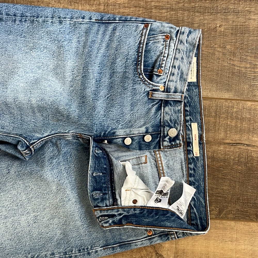 Like new Levi’s size 28 - Picture 2 of 5